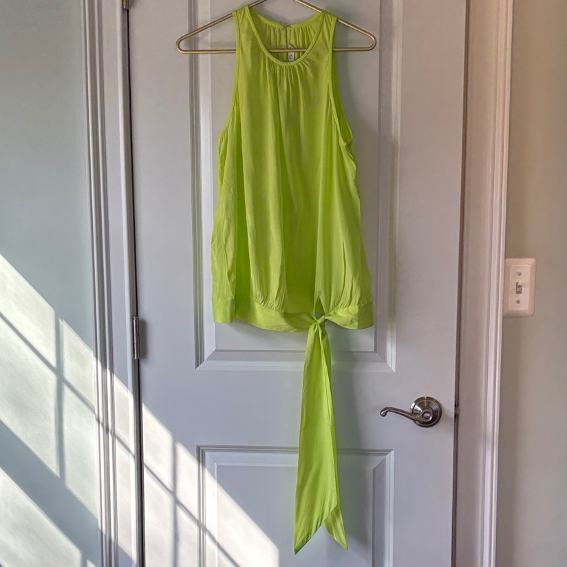 Bright Summery Sleeveless Top With Tie